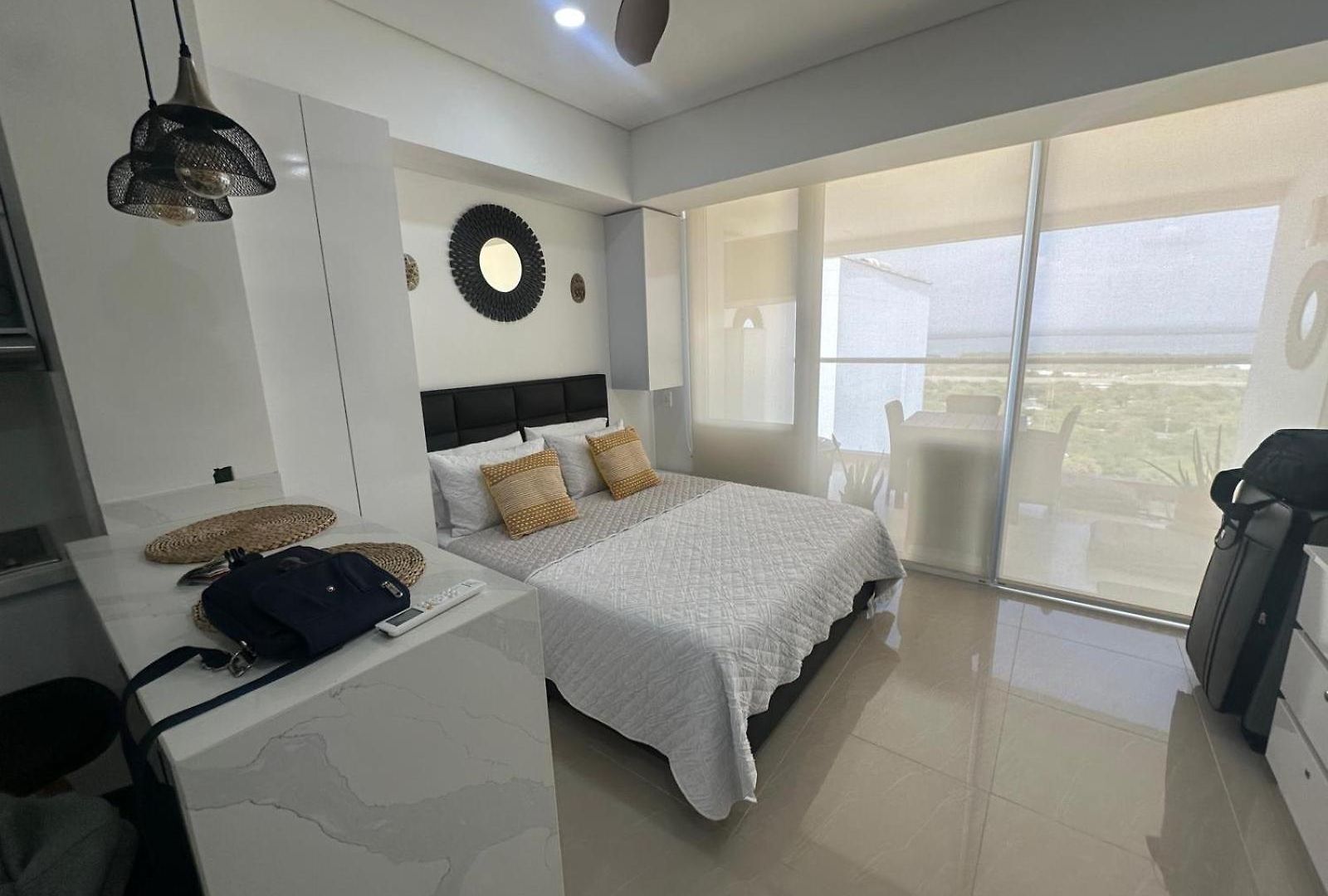 Aparta Fantastique Apartment *